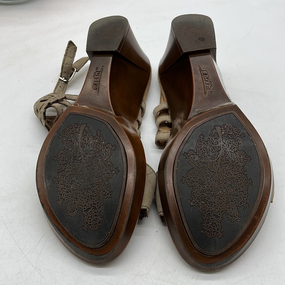 Earth Rosetta Tan Leather Cut Out Wedge Sandals Size 8.5. MCW2775E - Picture 6 of 8